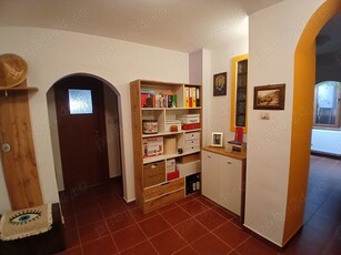 PROPRIETAR vând Apartament 2 camere, Borzeşti, în Lipovei