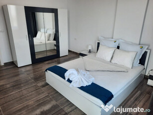 Proprietar, apartament cu 3 camere Mamaia Nord