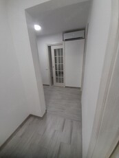 Proprietar,vind apartament 3camere la 3minute de statia de metrou Romancierilor