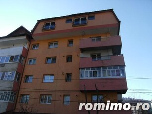 Triplex 10 camere in Comanesti