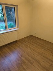 Vand apartamenr recent renovat