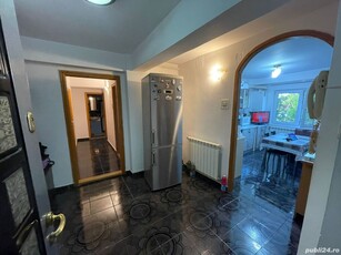 Vând Apartament 3 camere Curtea de Arges