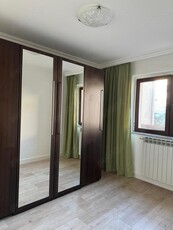 Vând apartament 3 camere în centrul Sucevei