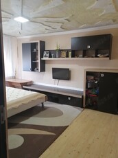 Vand apartament 3 camere,Rogerius,str.Milcovului