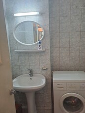 vand apartament 4 camere