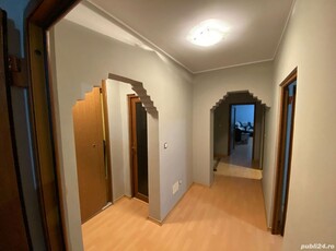 Vand apartament cu 4 camere micro 21 etaj 3 4