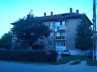 Vând apartament cu două camere