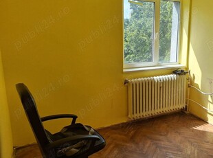 Vând apartament cu doua camere