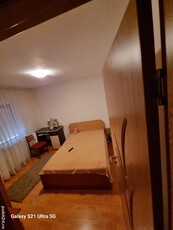 Vând apartament decomandat