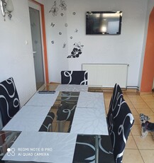 Vand apartament la casa cu 3 camere