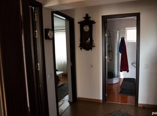 Vand apartment cu 3 camere ultracentral 70 mp.