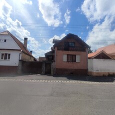 Vând casă săsească cu curte și grădină individuală la preț de apartament in Cristian , 9 km de Sibiu