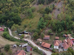 Vand casa (2 corpuri+ ograda) + 2 terenuri in Visca, Jud. Hunedoara