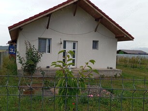 Vand casa construcie noua.