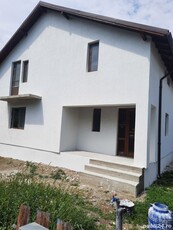 Vând casa în comuna Fagetu județul Prahova