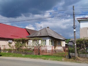 Vand casa in comuna Lapus, Maramures, la Strada Principala