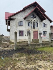 Vând casa în Oțelu Rosu