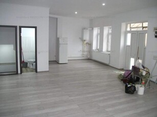 Vanzare imobil D+P+M, zona centrala (ID: X1B70400T)