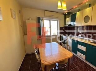 Apartament cu 3 camere la etajul 4, in Timisoara, zona Calea Martirilor