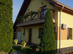 Casa familiala P + 1, Mosnita Veche