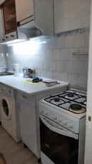 Inchiriez apartament 2 camere, semiecomandat, zona centrala