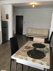 Închiriez apartament