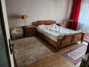 Inchiriez apartament cu 2 camere, central