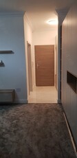 Persoana fizica inchiriez apartament