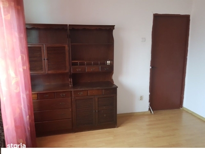 Apartament cu 3 camere spatios, decomandat in zona Brancoveanu - Berce