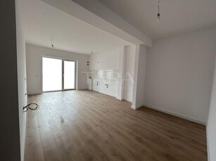 Apartament 3 camere, Floresti, 67m p utili, balcon 14 mp, parcare exterioara.