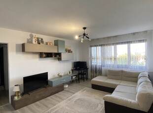 Apartament 3 camere semidecomandat 6/9