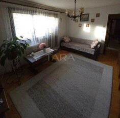 Apartament 3 camere, semidecomandat, zona Hermes, Gheorgheni.