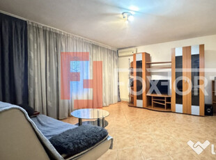 Apartament cu centrala, etaj intermediar, zona Lunei