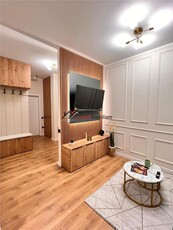 Apartament la cheie cu 3 camere, 55 mp plus terasa 12 mp, etaj intermediar.