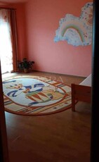 Apartament pe doua niveluri, zona Cetatea Fetii.