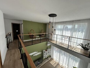 Apartament tip loft, 3 camere, 95 mp, 2 bai, ultrafinisat, zona Semicentrala