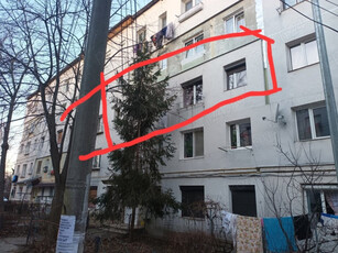 Apartament trei camere etaj doi confort trei simplu