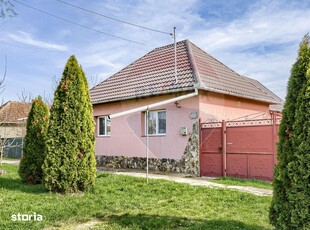 Casă 3 camere de vanzare 1440 mp teren Misca,judetul Arad