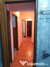 Inchiriez apartament 3 camere - Micro 16