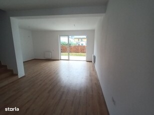 Casa de vanzare, cu 4 camere, 180 mp, zona Aninoasa