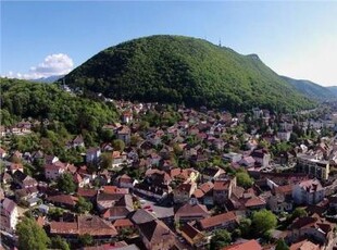 Proprietate regim vila, pe aripa verdelui padurii de la Poalele Tampei, Brasov