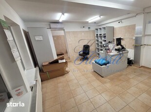 De vânzare apartament cu 3 camere pe strada Horea