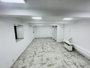 Spatiu comercial de inchiriat renovat, 40 mp, zona Centrala