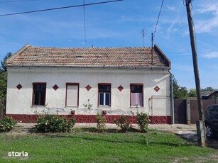 Vand casa in Ungaria la 30 km de vama