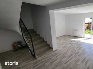 De vanzare apartament cu 3 camere