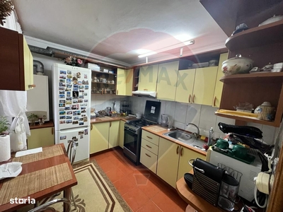 Apartament 3 camere în zona Tineretului