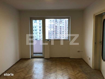 Apartament de 3 camere, 55 mp, decomandat, zona Dâmbu