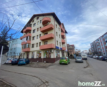 Apartament de -Mihai Viteazul (deasupra la UNICARM)