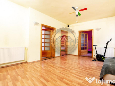RECO Apartament la Casa cu 3 Camere M P, Zona Podgoria