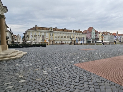 Piata Unirii - Domul Catolic - Birou parter, intrare directa